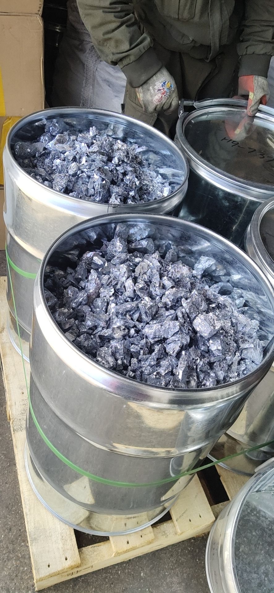 High Quality Chromium Alloy with Purity Above 99.5% High Quality Chromium Alloy with Purity Above 99.5%